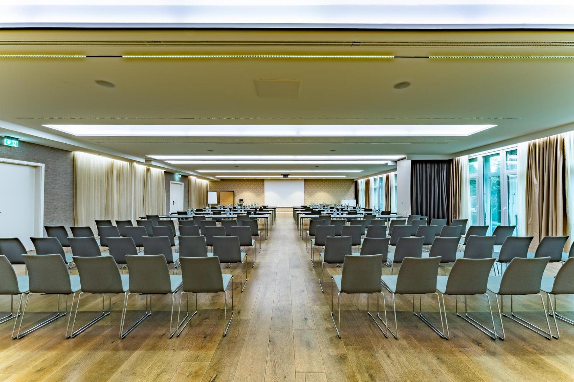 Wellings Parkhotel คัมพ์ลินท์ฟอร์ท ภายนอก รูปภาพ