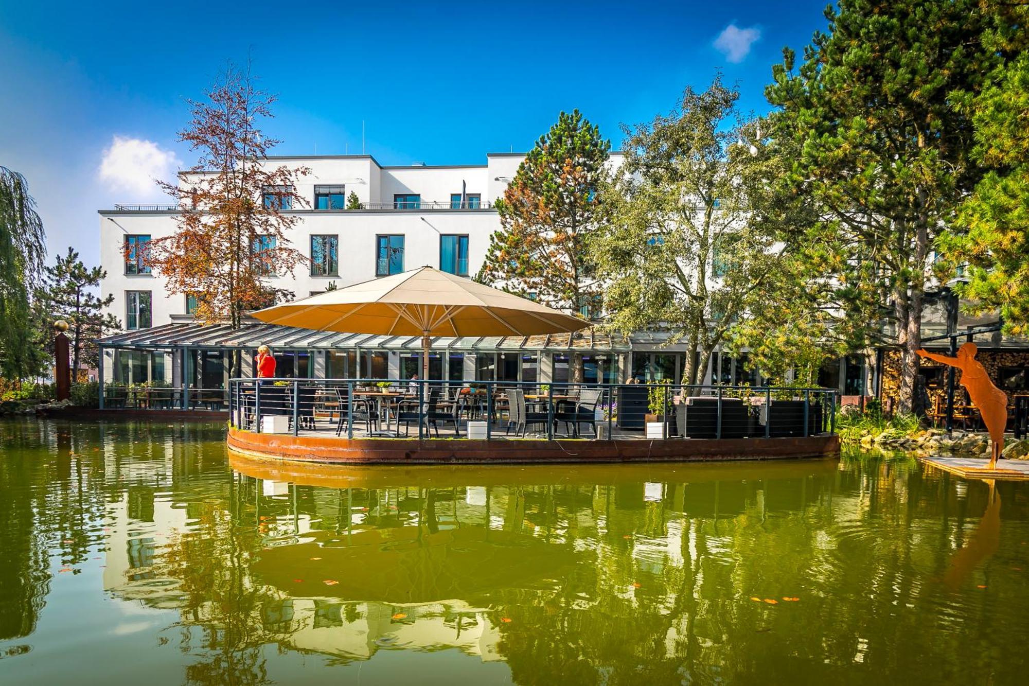 Wellings Parkhotel คัมพ์ลินท์ฟอร์ท ภายนอก รูปภาพ
