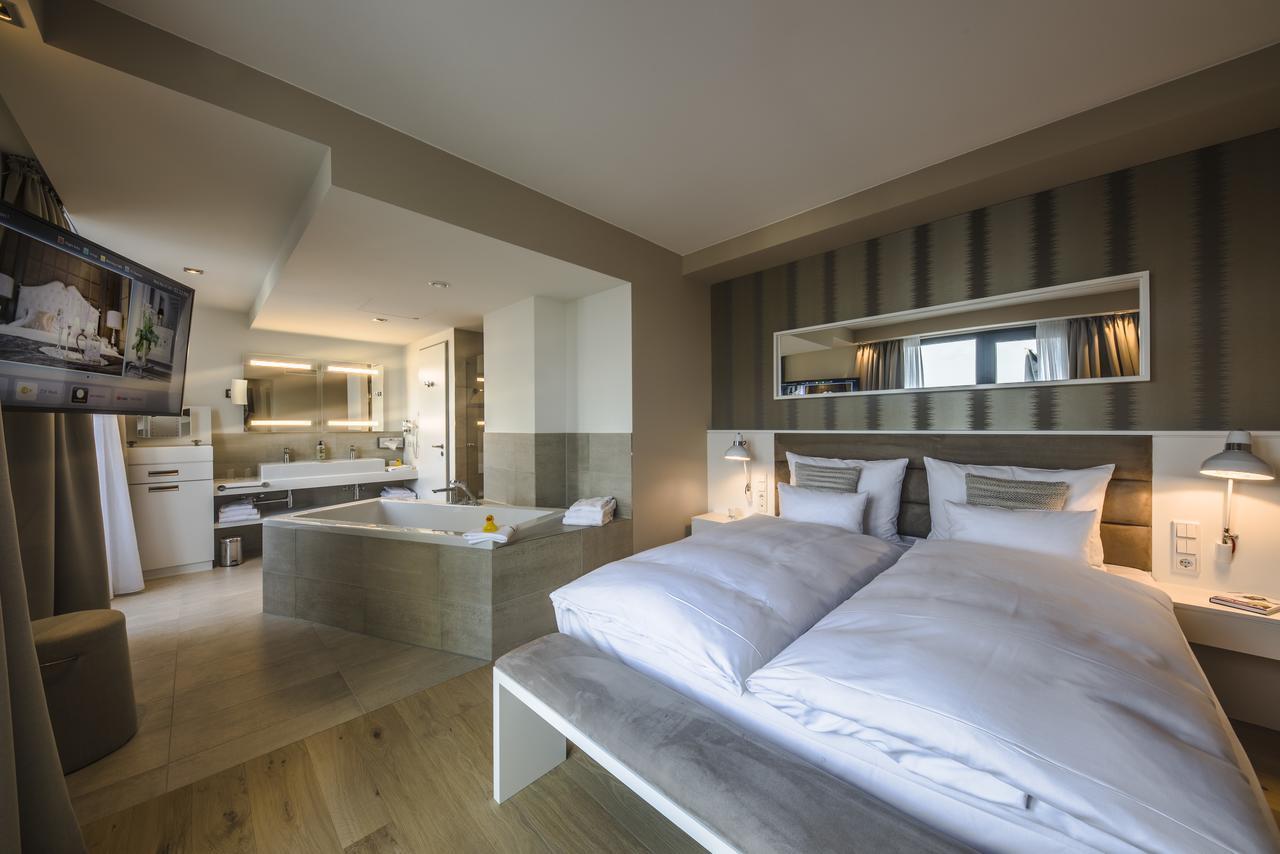 Wellings Parkhotel คัมพ์ลินท์ฟอร์ท ภายนอก รูปภาพ