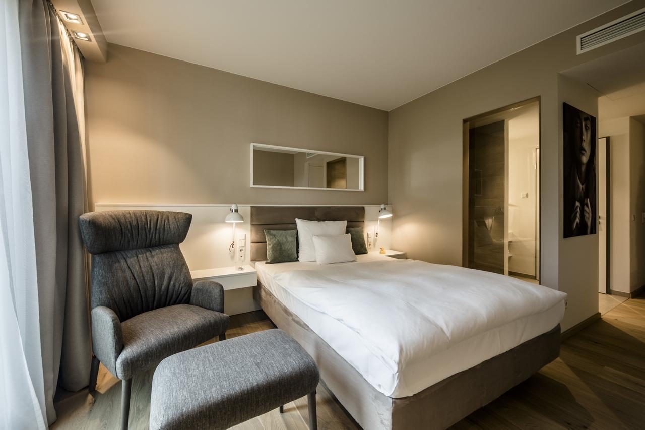 Wellings Parkhotel คัมพ์ลินท์ฟอร์ท ภายนอก รูปภาพ
